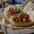 Фотография рецепта Брускетты с лисичками и паштетом из куриной печени автор Карина Петровская