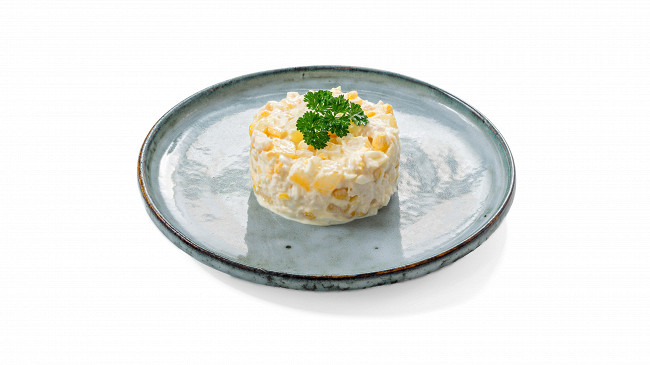Фото шага рецепта Салат с ананасами, курицей и яйцом 187684 шаг 10