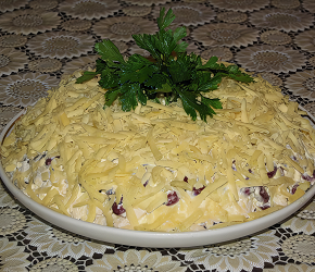 Фотография рецепта Салат из курицы с красной фасолью и сыром