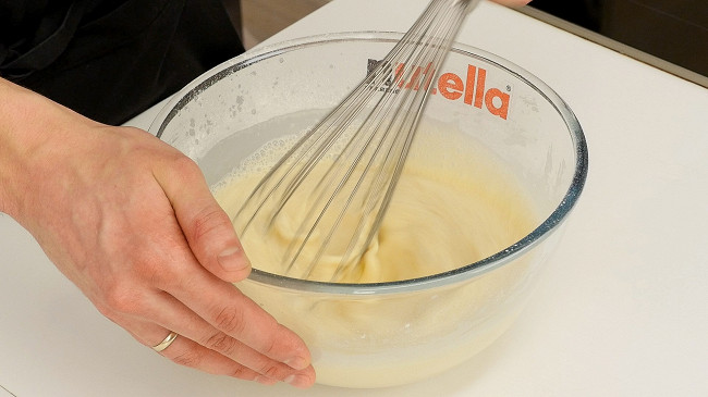 Фото шага рецепта Ажурные блины с Nutella® и ягодами 114585 шаг 1