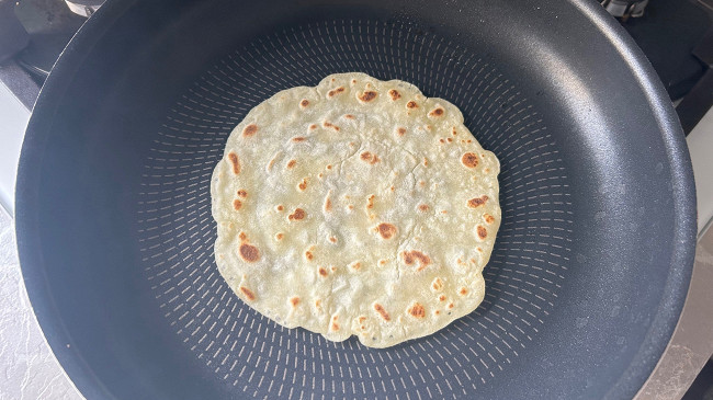 Фото шага рецепта Лепешки из жидкого теста 189382 шаг 9