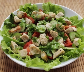 Фотография рецепта Салат из курицы и свежих овощей