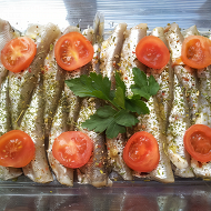 Корюшка с каперсами и помидорами черри