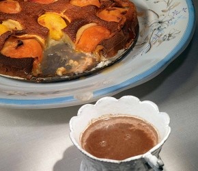 Фотография рецепта Клафути с абрикосами и персиками