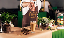 Фото рецепта Кофейный коктейль на основе эспрессо со вкусом миндаля и пряника