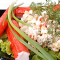 Фотография рецепта Крабовый салат с кукурузой и зеленым горошком автор Саша Давыденко