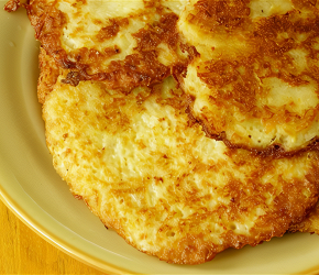 Фотография рецепта Оладьи из картофельного пюре с курицей