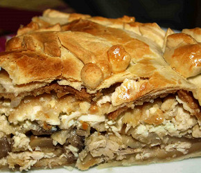 Фотография рецепта Курник из слоенного теста с блинами, грибами и курицей