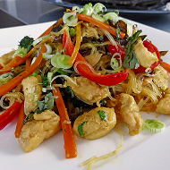 Фунчоза с овощами и курицей