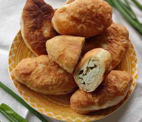 Фотография рецепта Жареные пирожки с луком и яйцом
