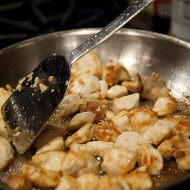 Куриные кусочки в сухарях
