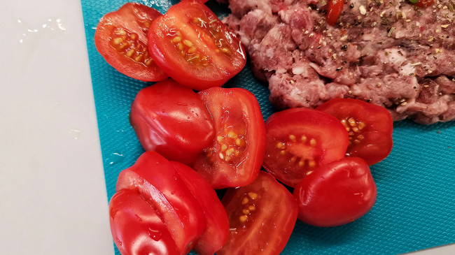 Фото шага рецепта Мясной рулет капрезе 140884 шаг 8