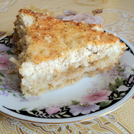 Слоеный пирог с яблоками и творогом