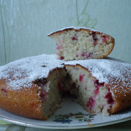 Манник с кефиром и брусникой