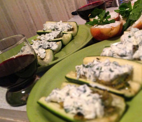 Фотография рецепта Цукини фаршированные козьим сыром и мятой