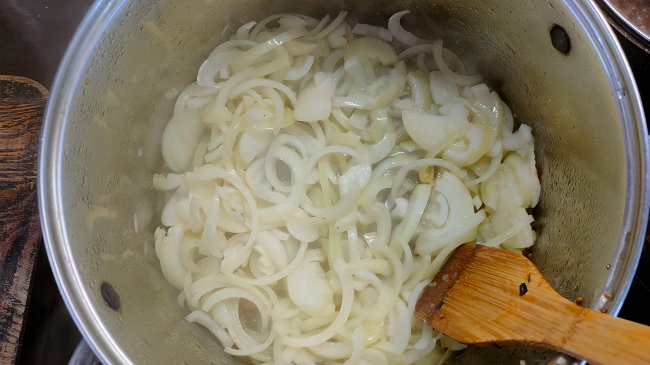 Фото шага рецепта Мясная солянка с картофелем 174725 шаг 3