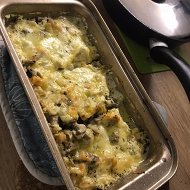 Курица, запеченная с шампиньонами и рисом