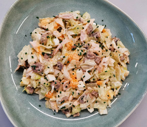 Фотография рецепта Салат с курицей, грибами и яйцом