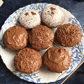 Фотография рецепта Шоколадные маффины с шоколадной крошкой и орехами автор Алена