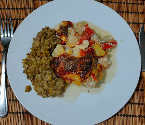 Фотография рецепта Курица с помидорами и ананасами в духовке