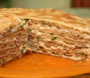 Фотография рецепта Торт из яичных блинов с куриной начинкой