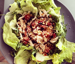 Фотография рецепта Салат из курицы и клубники