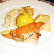 Жареная курица со спагетти из цукини
