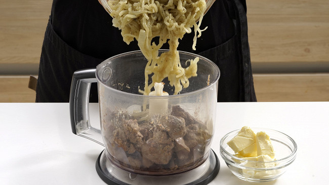 Фото шага рецепта Классический паштет из куриной печени 152788 шаг 7