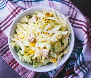 Фотография рецепта Салат из курицы и пекинской капусты «Семейный»