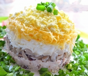 Фотография рецепта Слоеный салат с копченой курицей и грибами