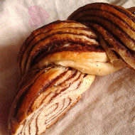 Эстонская сдобная булка с корицей