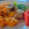 Фотография рецепта Гарнир из тыквы с луком с куриным филе автор Алёна Казавчинская
