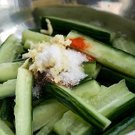 Огурцы с мясом по-корейски