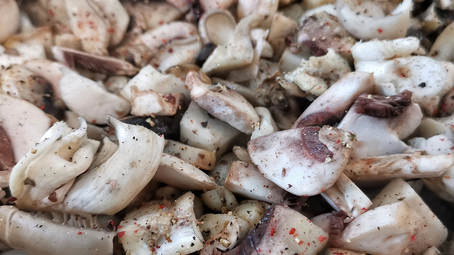 Фото шага рецепта Жюльен из шампиньонов и вешенок 152753 шаг 5