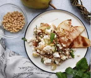 Фотография рецепта Салат с кускусом, грушами, виноградом, мятой и кедровыми орехами