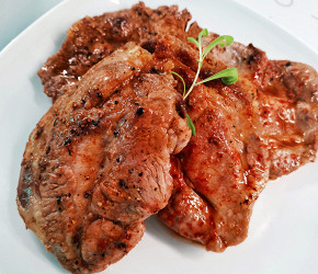 Фотография рецепта Нежный стейк из свиной шеи