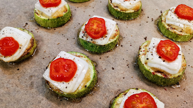 Фото шага рецепта Чесночная закуска из кабачков 140896 шаг 17