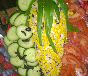 Фотография рецепта Салат с кукурузой и черносливом