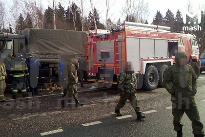 Два военных грузовика столкнулись на российской трассе