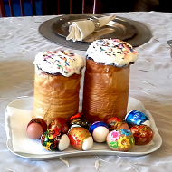 Золотой пасхальный кулич с шафраном и мускатным орехом