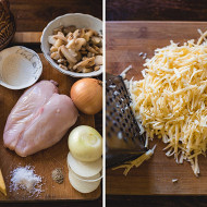 Жюльен с грибами и курицей в глиняных горшочках