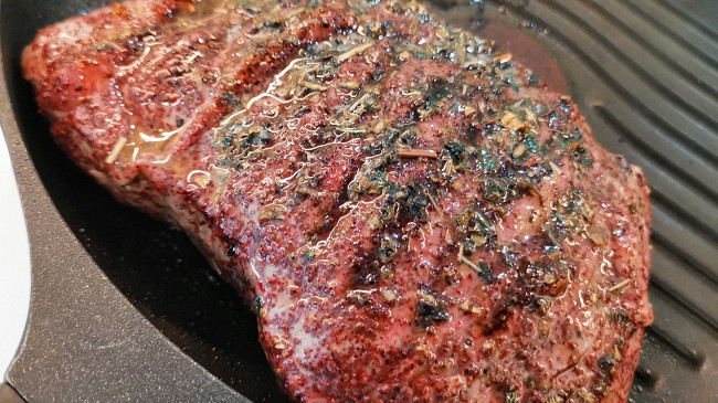 Фото шага рецепта Стейк Black Angus на сковороде 174164 шаг 8
