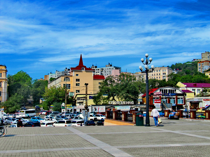 Владивосток площадь луговая
