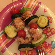 Шашлык из форели с цукини и кабачком