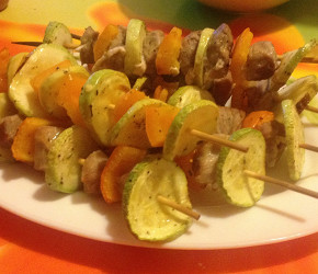 Фотография рецепта Куриные шашлычки на шпажках с овощами