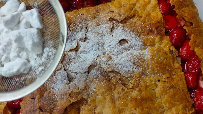 Фото шага рецепта Пирог с клубникой и сливками 176365 шаг 21
