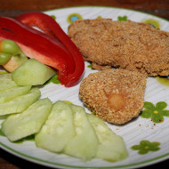 Куриное филе с йогуртом и горчицей, запеченное в крекерах