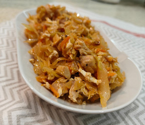 Фотография рецепта Солянка с куриными бедрышками и адыгейским сыром