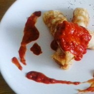 Блинчики с мясом в томатном соусе