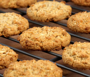 Фотография рецепта Домашнее овсяное печенье с грецкими орехами